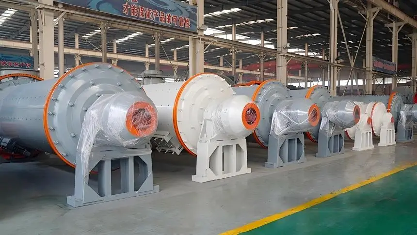 Ore grinding ball mill cylinder and drive structure